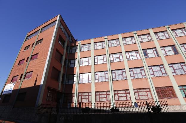 La Fundación San Eutiquio y NH negocian convertir el colegio La Salle en hotel de lujo