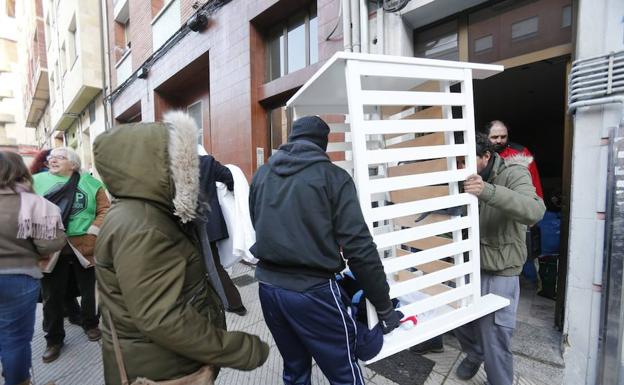 El juzgado deniega la suspensión del desahucio de una familia y su bebé en Oviedo