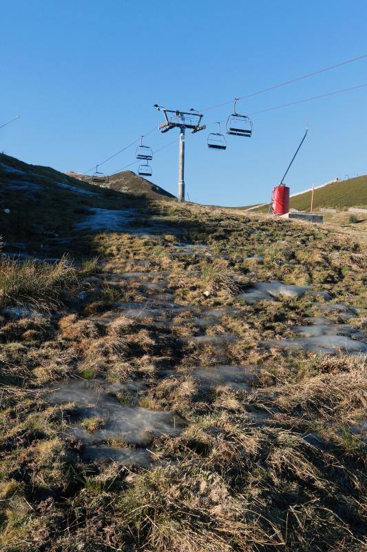 Pajares y Fuentes de Invierno, sin nieve