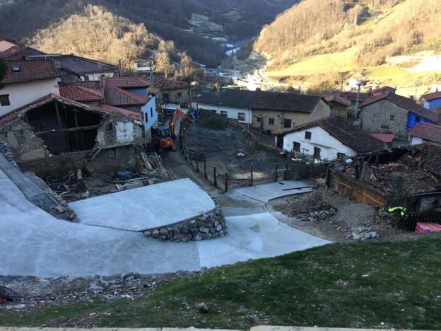 Retoman las obras en el argayo de La Cortina para rematar el refuerzo del talud