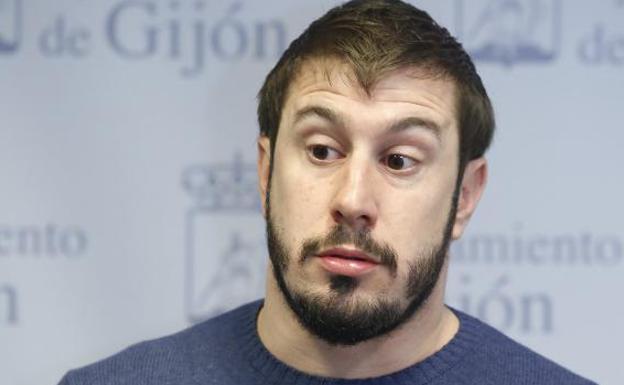 «Mi compromiso es con el movimiento vecinal», dice Arias