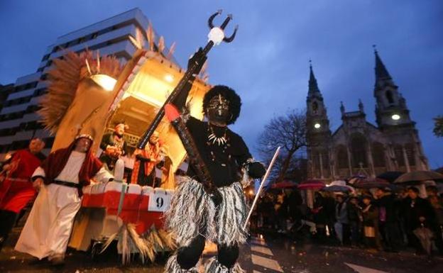 El cartel del Antroxu incluye siete concursos dotados con 18.870 euros