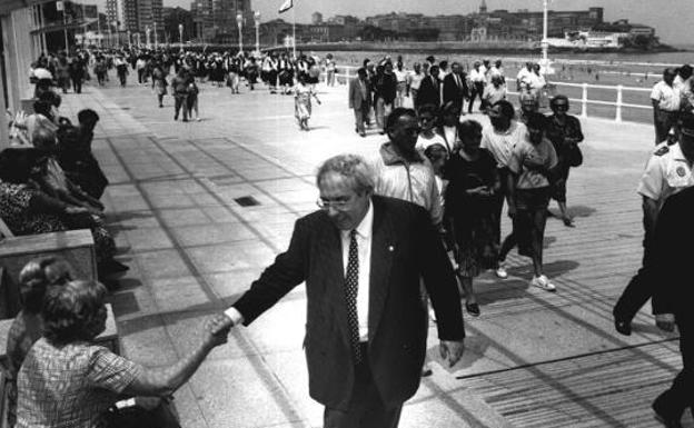 Vicente Álvarez Areces, el alcalde que modernizó Gijón