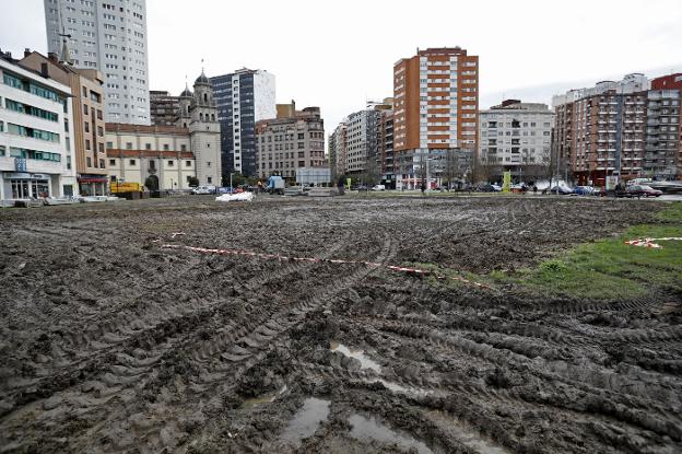 El 'Solarón', un lodazal tras retirar la pista de hielo
