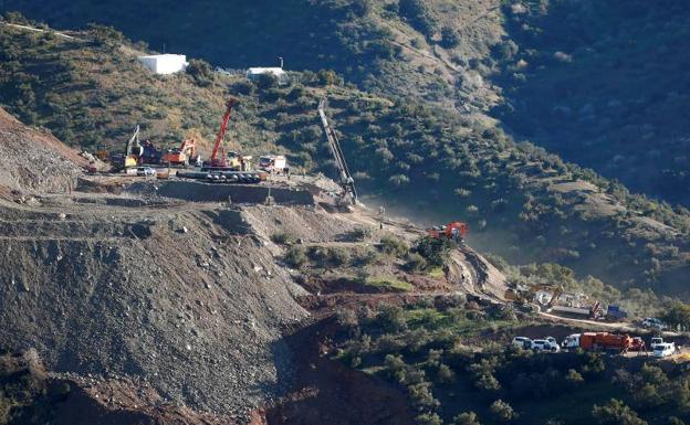 Surgen dificultades técnicas en el rescate de Julen en Totalán