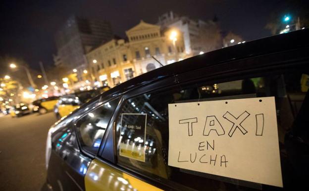 Uber y Cabify dejarán de operar en Barcelona