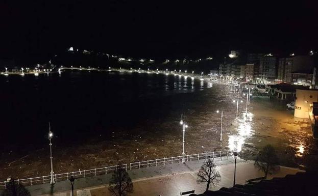 La ría del Sella, desbordada