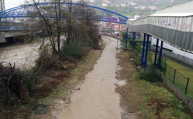 El agua inutiliza toda la red de Feve
