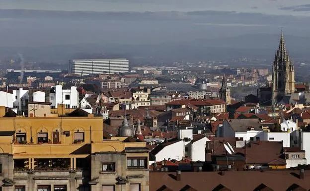 Vista general de Oviedo, con el Hospital Universitario Central de Asturias al fondo. /Pablo Lorenzana