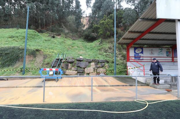 A contrarreloj en Raíces para evitar que un argayo se coma el campo de fútbol