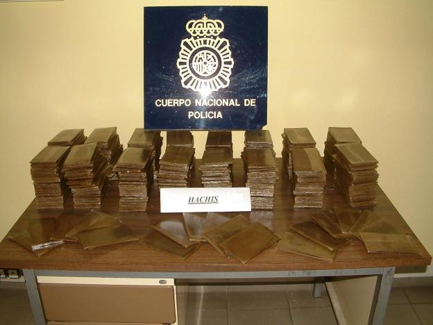 Quince años de cárcel para cinco marroquíes por vender hachís