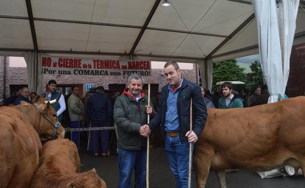 El temporal merma la feria de San Blas en Tuña