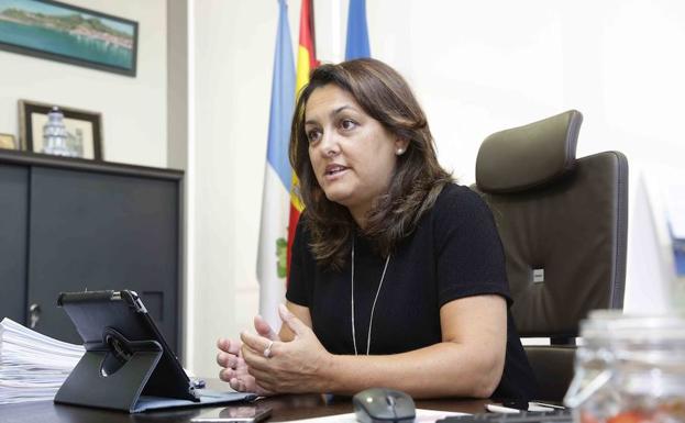 La alcaldesa de Ribadesella, Charo Fernández, anuncia su baja de Foro Asturias
