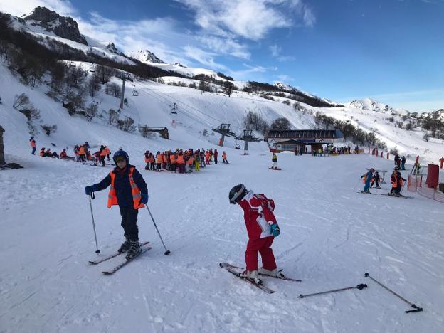 Aller y el Valle de Arán intercambian experiencias para el impulso del esquí