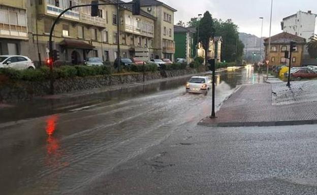 Lastra ve «deficiente» la conservación de la red viaria, que requiere 120 millones