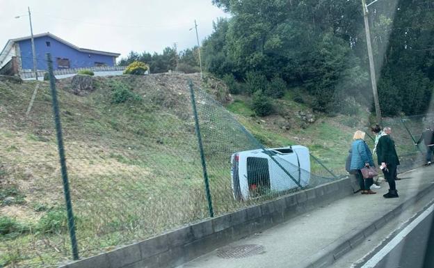 Dos accidentes de tráfico en Trasona y La Plata