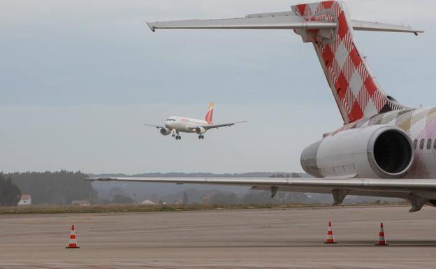 Pola asegura que «la mejora de las conexiones aéreas desde Asturias no finaliza con el concurso de vuelos»