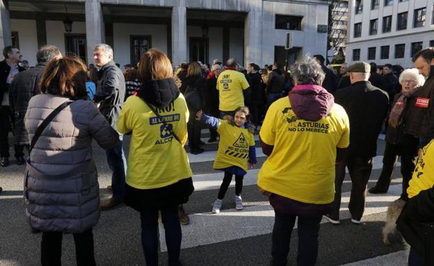 «Ya no se producirá más aluminio primario en Avilés y es algo muy doloroso», dice el comité de empresa de Alcoa