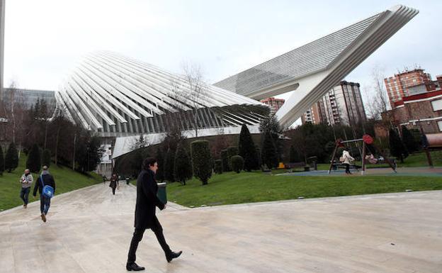 El centro comercial del Calatrava notifica el cierre de tiendas para el 31 de marzo