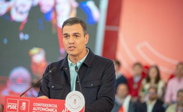 Sánchez pide el voto útil de los moderados «para no volver al pasado»