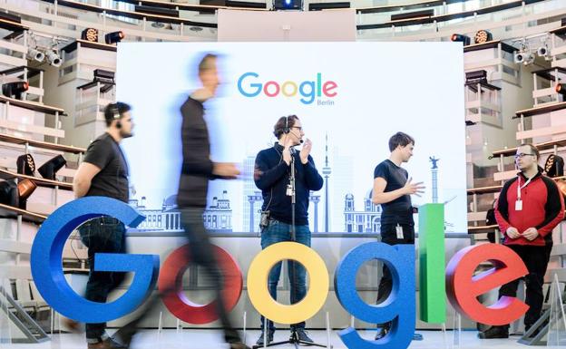 La oposición de PP y Cs a la 'tasa Google' del Gobierno debilita su futuro