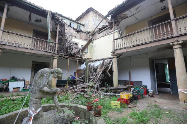 Los dueños del Palacio de Trasona rehabilitarán la cubierta del edificio