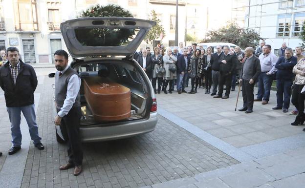 Siero despide a María Belén Fernández de la Sidrería Paco de Siero