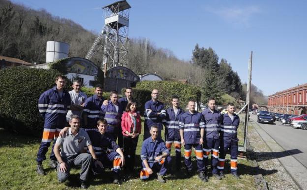 «Sois la mejor representación de España», dice la ministra de Defensa a los mineros que rescataron a Julen