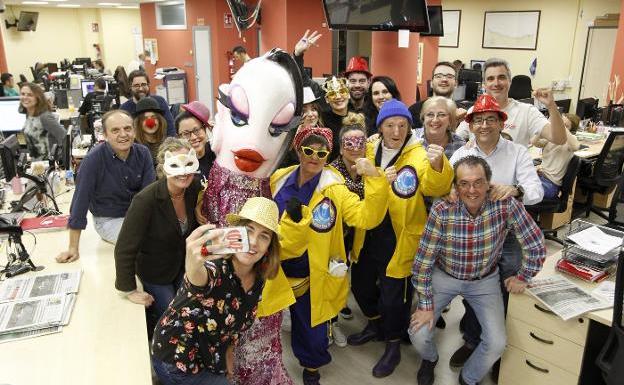 La sardina del Antroxu de Gijón, en EL COMERCIO