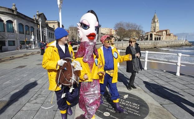 La Sardina del Antroxu de Gijón se llama 'Cuca'