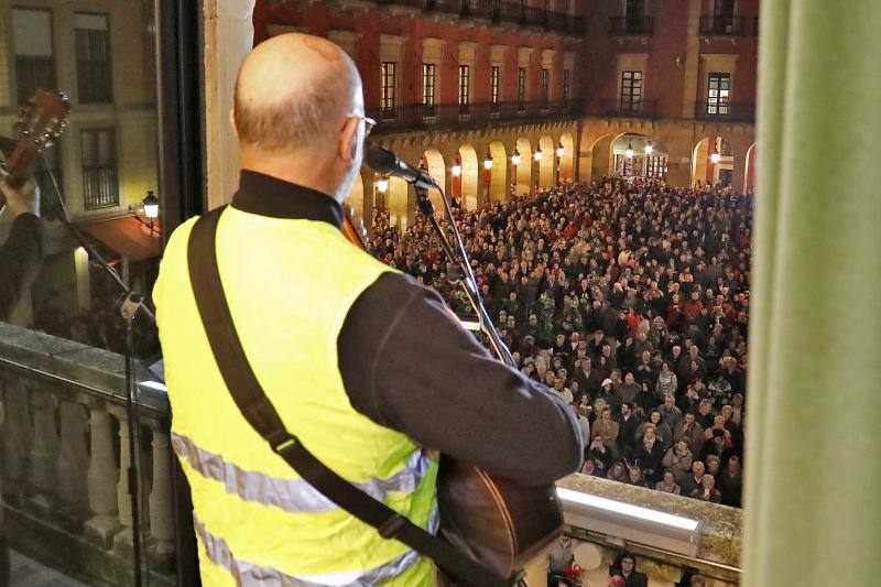 «Esi Culín, esi Culón, van a celebrar l'antroxu de Xixón»