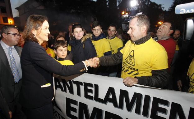 Maroto fija como prioridad la búsqueda de alternativas para Alcoa y las térmicas