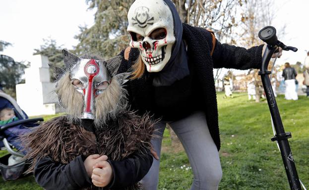Carnaval en Gijón: El hockey enarbola el feminismo en Antroxu