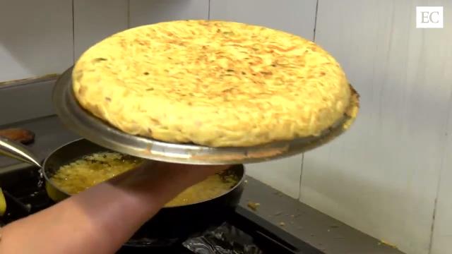 ¿Quieres saber cómo se hace la tortilla perfecta?