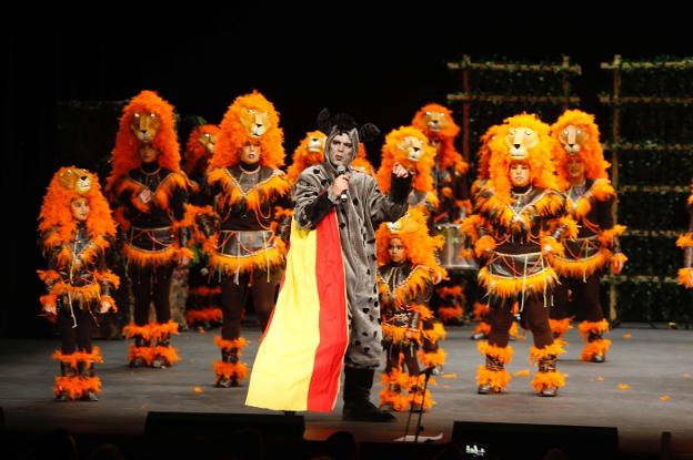 Los acoplaos: «La monarquía, sin hacer nada, disfrutando de la vida»