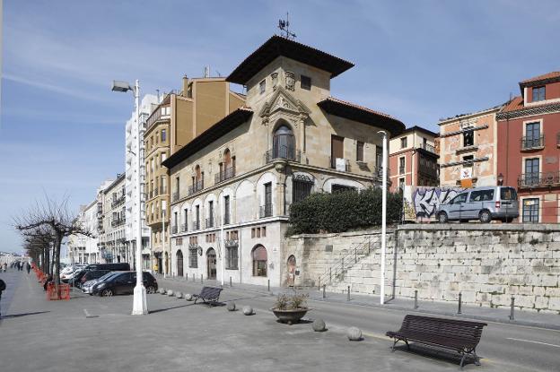 El albergue de la Casa Paquet se adjudicará junto al de Contrueces