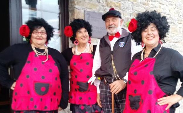 Los vecinos de Santurio se apuntan a la juerga