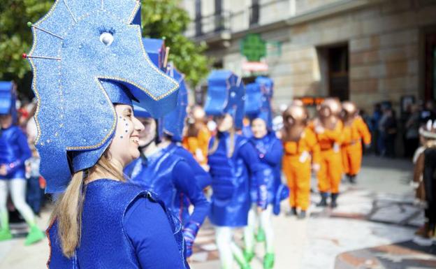 Un pasacalles 'bestial' en Gijón