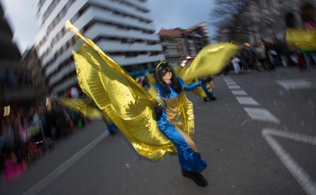 Carnaval en Avilés: Una vuelta al mundo en 80 días con premio