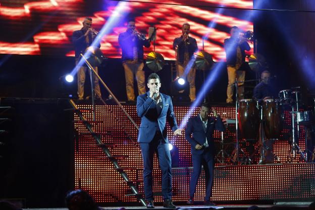 Los Satélites llevan la verbena al Paseo de Begoña