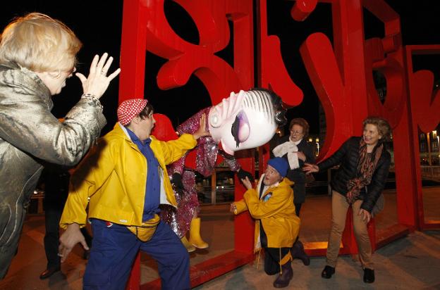 Carnaval en Gijón: Adiós a Cuca, la sardina ecologista del Antroxu
