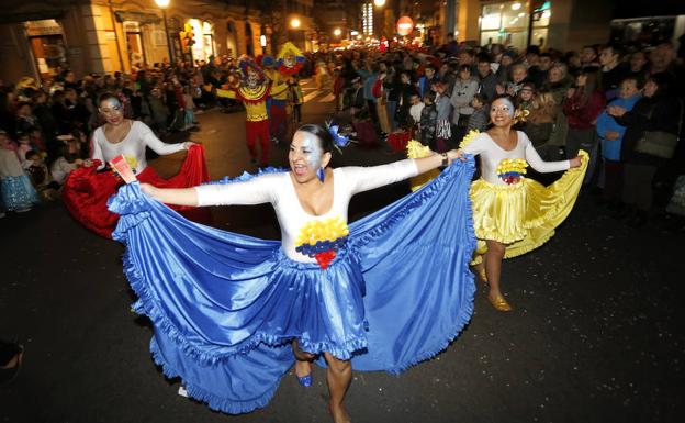 Carnaval de Gijón: Una animalada de desfile de Antroxu