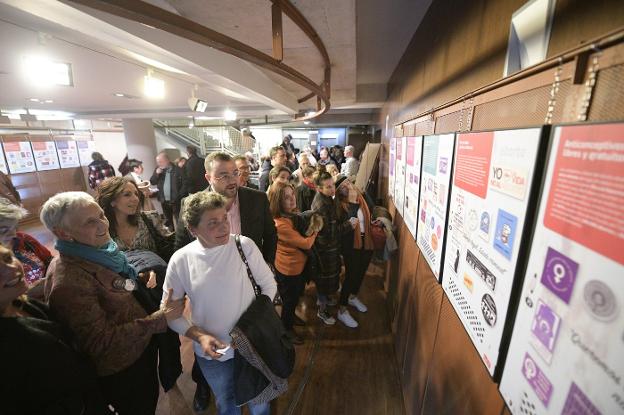 El feminismo a través de la pegatina