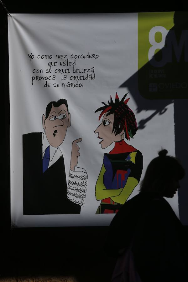 El Ayuntamiento de Oviedo coloca un cartel con un juez que justifica la «crueldad» de un marido contra su mujer