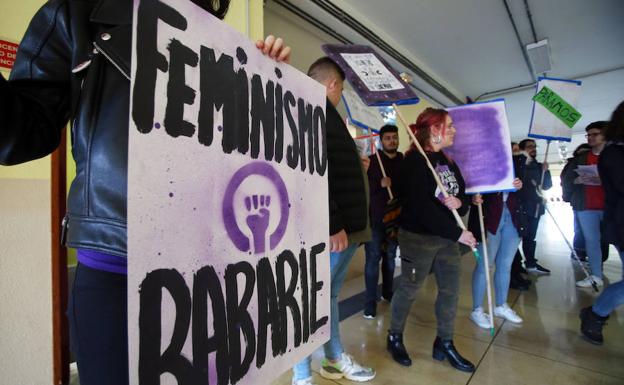 Miles de estudiantes claman por las calles de la región por la igualdad