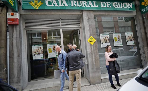 Atraco en una sucursal bancaria en pleno centro de Gijón