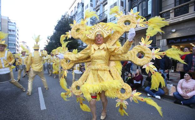 Oviedo celebra la gran cita de su Antroxu