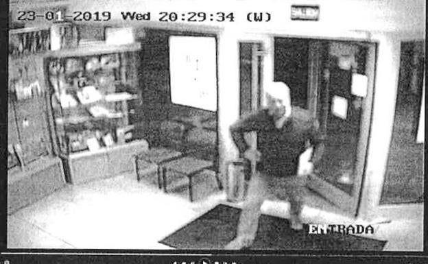 Luis Venta, la única persona en la oficina de Correos a la hora en que se envió el anónimo