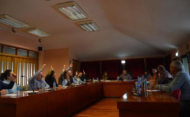 PSOE y Somos Tineo se niegan a declarar persona 'non grata' a la ministra Ribera