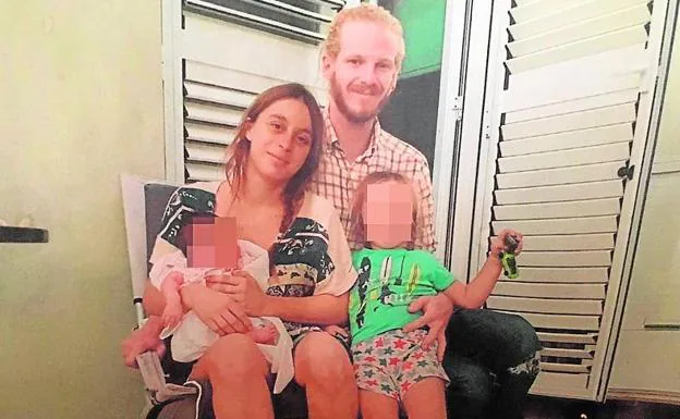 Los Servicios Sociales y la Policía acudieron dos veces a la casa de los niños asesinados en Valencia